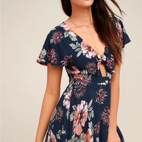 🆕 Lulus Botanic of Time Navy Blue Floral Print Tie-Front Skater Dress - Picture 3 of 5